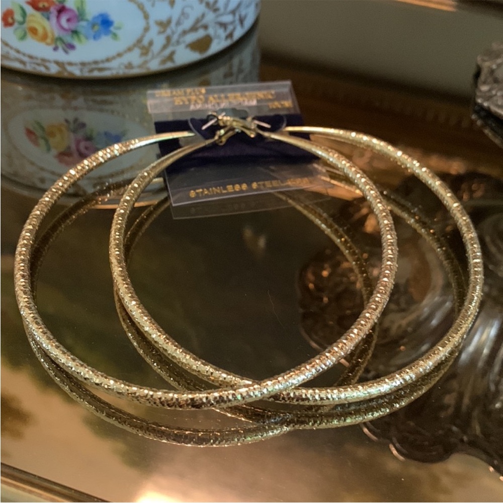 Gold Textured Hoop Earrings - Unbranded